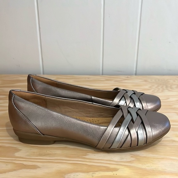 NWOT Clarks Sara Clover Flat - Picture 11 of 16